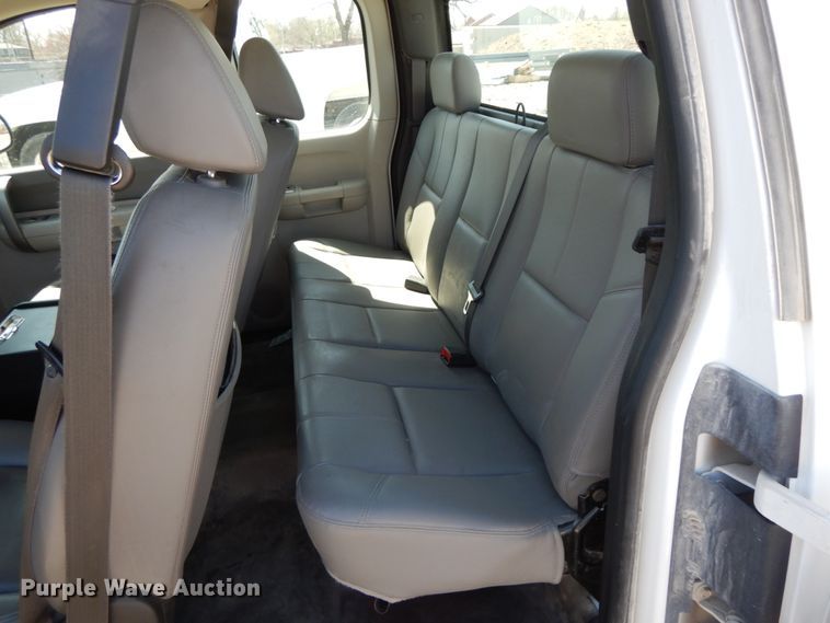 image for item IX9441 2008 Chevrolet Silverado 1500  Ext. Cab pickup truck