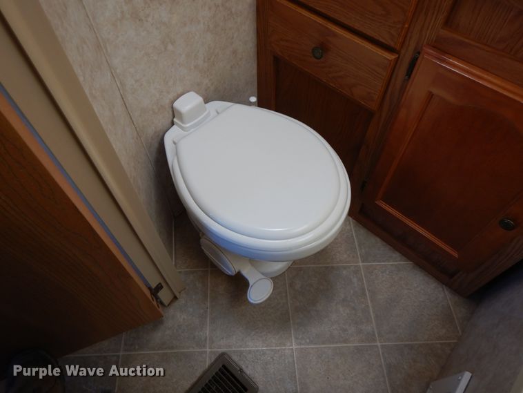 image for item IX9442 2007 Keystone Springdale  camper