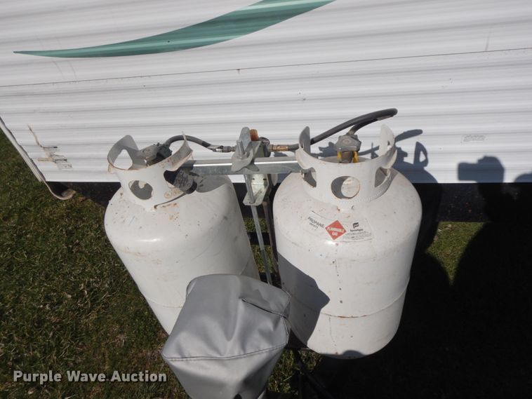 image for item IX9443 2003 Timberlodge  camper