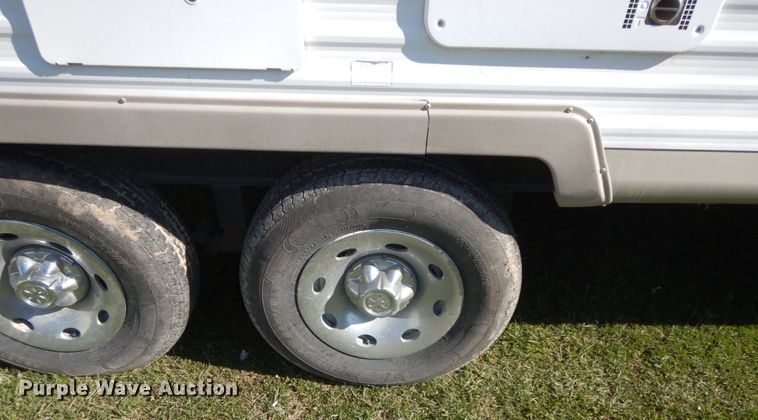 image for item IX9443 2003 Timberlodge  camper