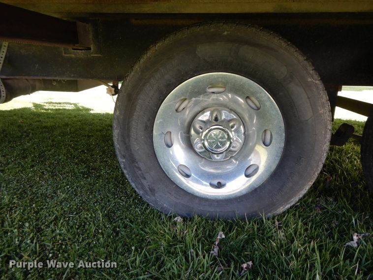 image for item IX9443 2003 Timberlodge  camper