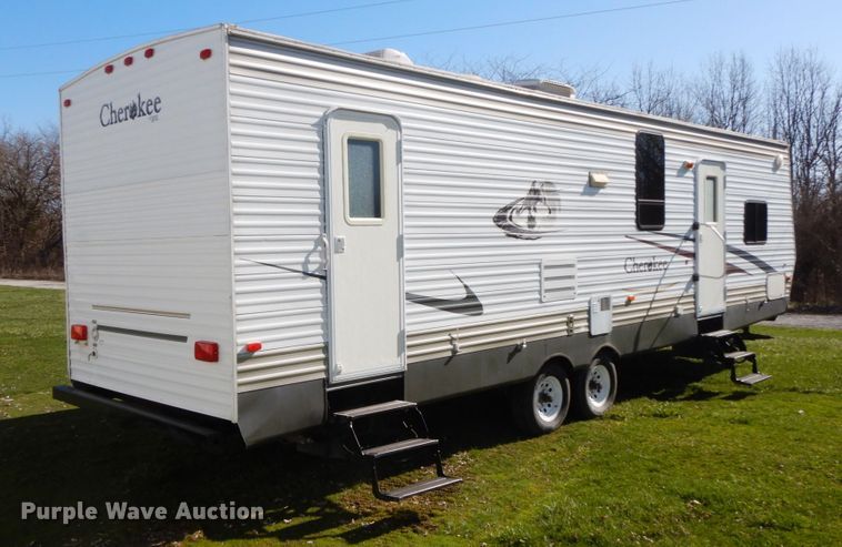 image for item IX9444 2005 Forest River Cherokee  camper