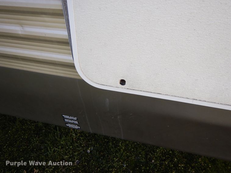 image for item IX9444 2005 Forest River Cherokee  camper