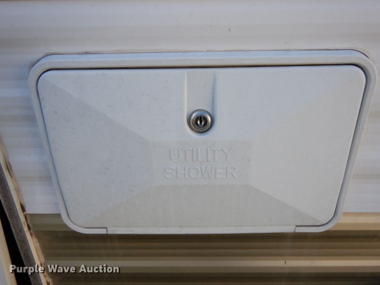 image for item IX9444 2005 Forest River Cherokee  camper