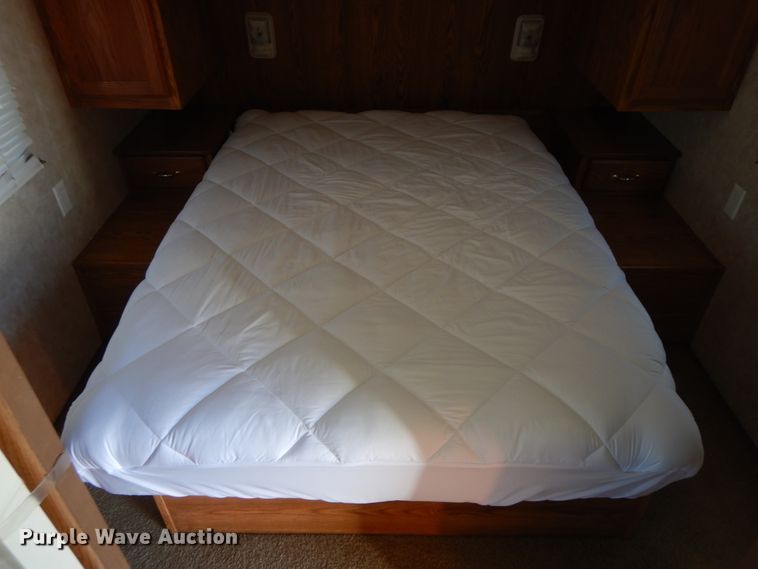 image for item IX9444 2005 Forest River Cherokee  camper