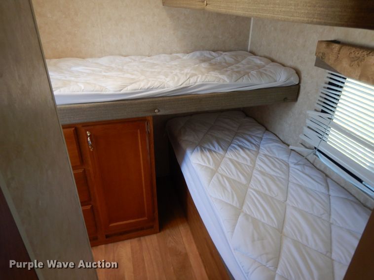 image for item IX9444 2005 Forest River Cherokee  camper