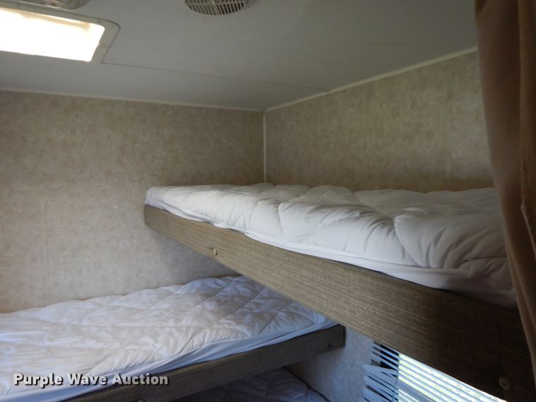 image for item IX9444 2005 Forest River Cherokee  camper