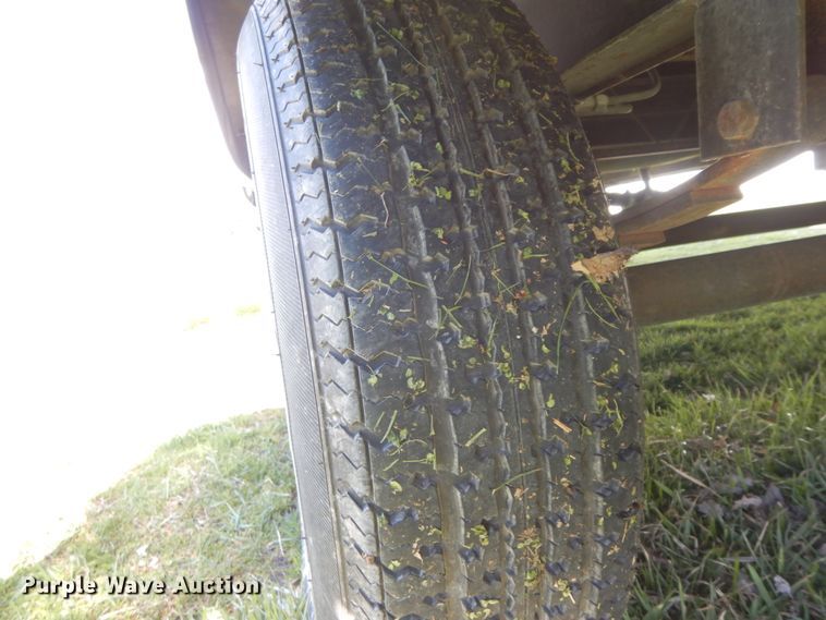 image for item IX9444 2005 Forest River Cherokee  camper