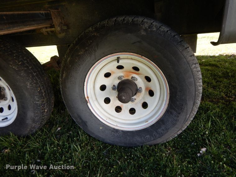 image for item IX9444 2005 Forest River Cherokee  camper