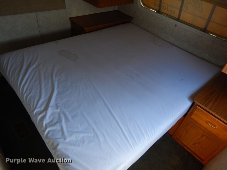 image for item IX9446 2001 Jayco 264 BH Eagle series  camper