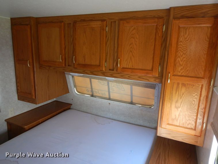 image for item IX9446 2001 Jayco 264 BH Eagle series  camper