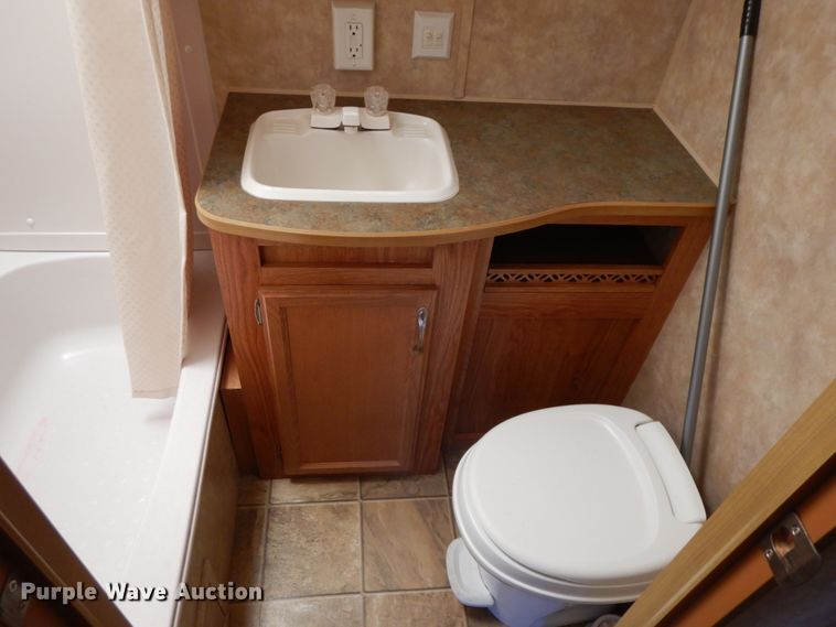 image for item IX9447 2007 Jayco 31 BHS Jay Flight  camper