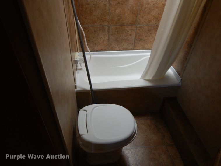 image for item IX9448 2010 KZ Sportsmen S272BH  camper