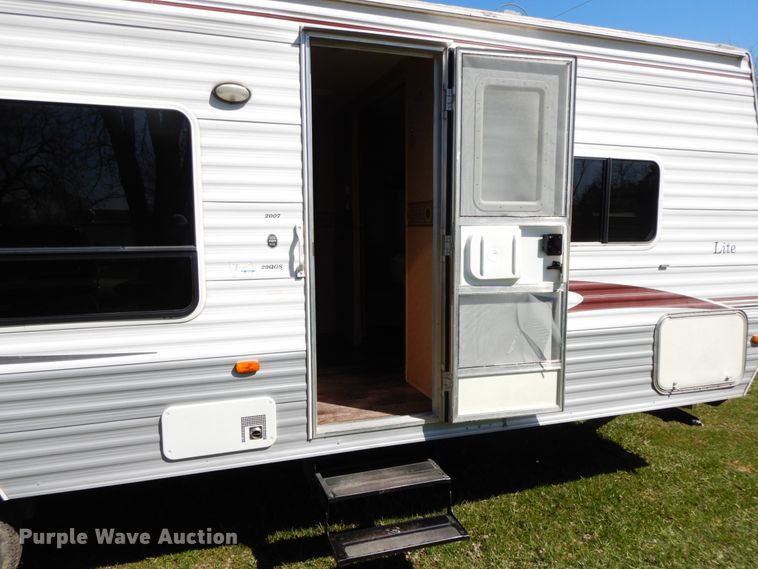 image for item IX9450 2007 Dutchmen Four Winds 29QGS  camper