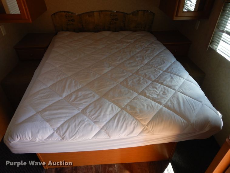 image for item IX9450 2007 Dutchmen Four Winds 29QGS  camper