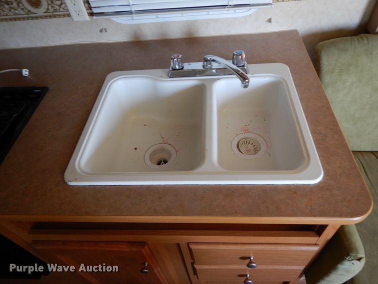 image for item IX9450 2007 Dutchmen Four Winds 29QGS  camper