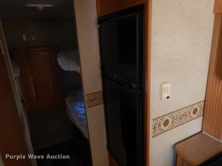 image for item IX9450 2007 Dutchmen Four Winds 29QGS  camper