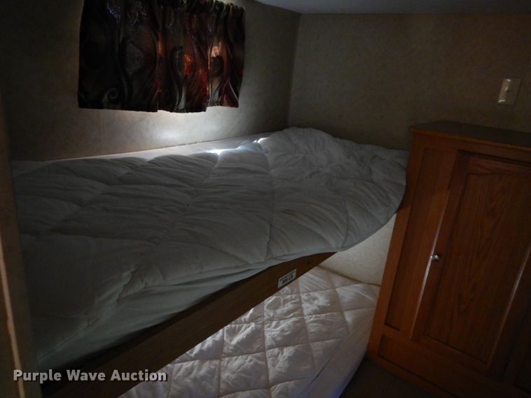 image for item IX9450 2007 Dutchmen Four Winds 29QGS  camper