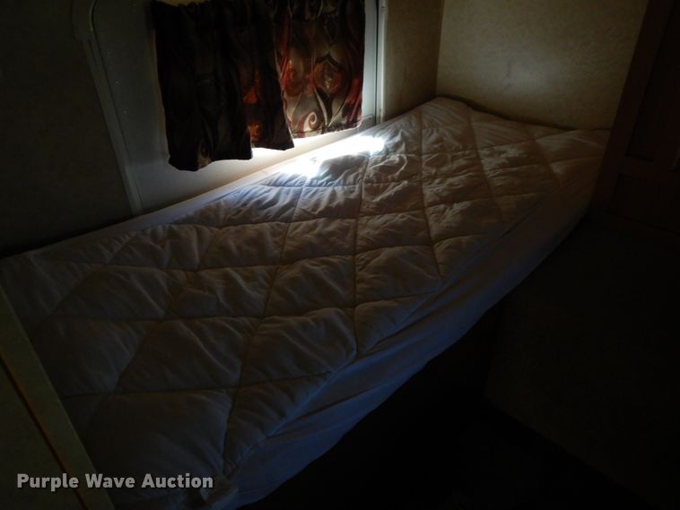 image for item IX9450 2007 Dutchmen Four Winds 29QGS  camper