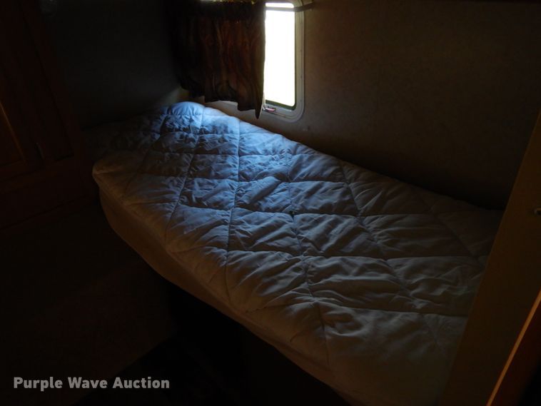 image for item IX9450 2007 Dutchmen Four Winds 29QGS  camper