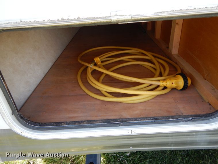 image for item IX9451 2004 Forest River 29DD Cherokee  camper