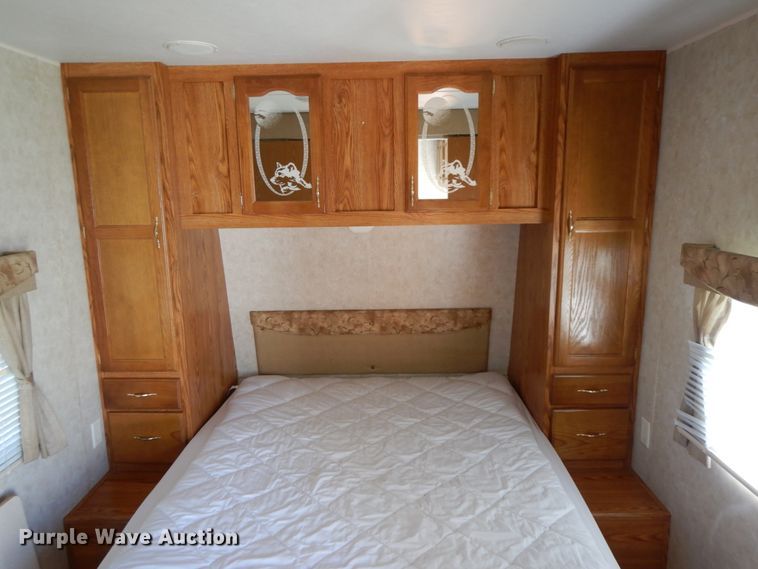 image for item IX9451 2004 Forest River 29DD Cherokee  camper