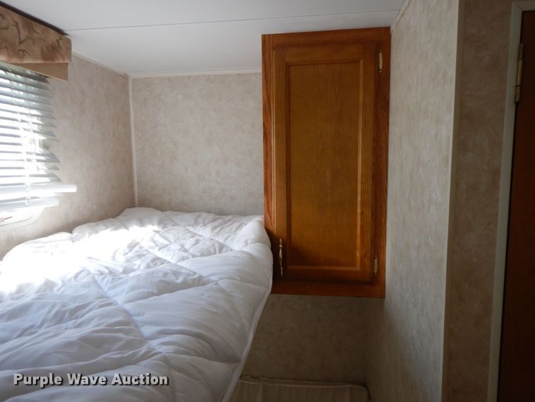 image for item IX9451 2004 Forest River 29DD Cherokee  camper