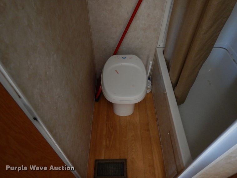 image for item IX9451 2004 Forest River 29DD Cherokee  camper