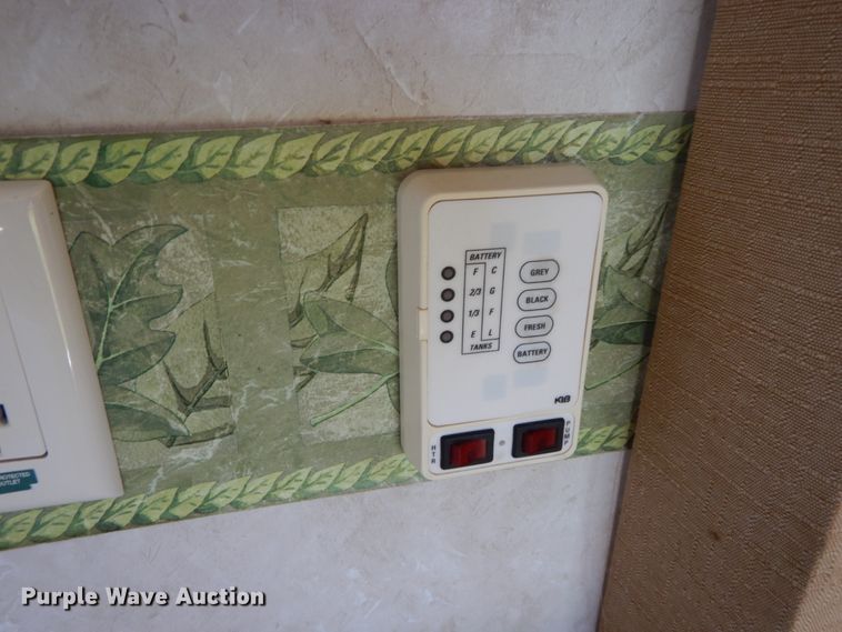 image for item IX9451 2004 Forest River 29DD Cherokee  camper