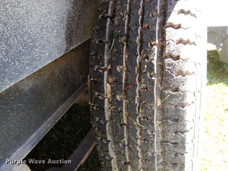 image for item IX9451 2004 Forest River 29DD Cherokee  camper