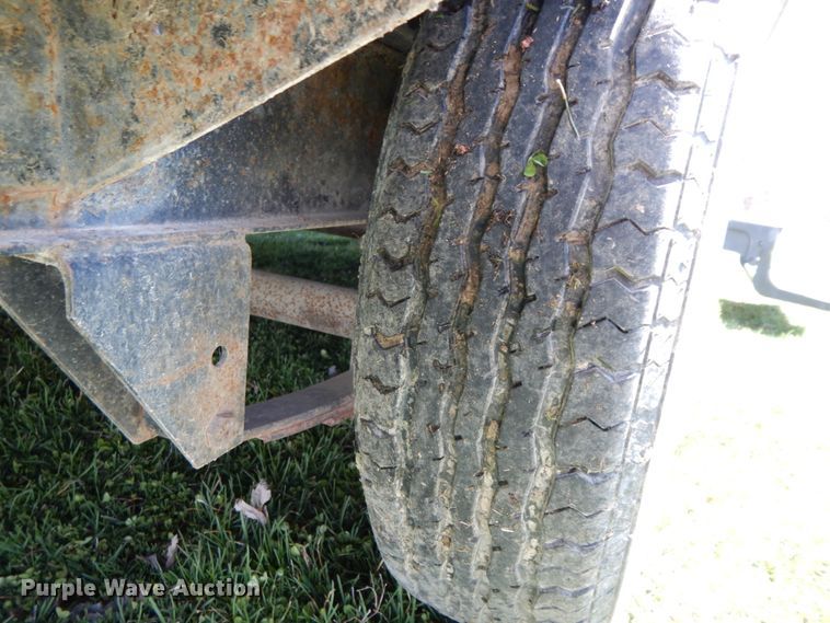 image for item IX9451 2004 Forest River 29DD Cherokee  camper