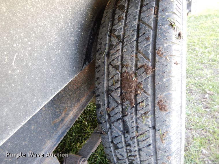 image for item IX9451 2004 Forest River 29DD Cherokee  camper