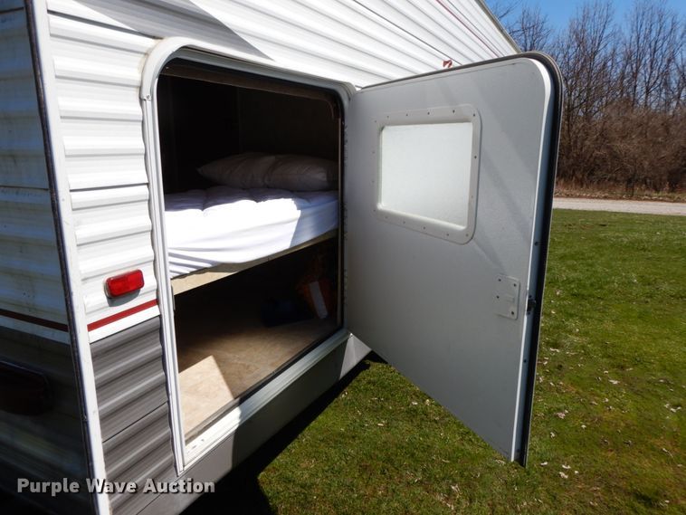 image for item IX9456 2006 Cross Roads Zinger ZT-320-QB  camper