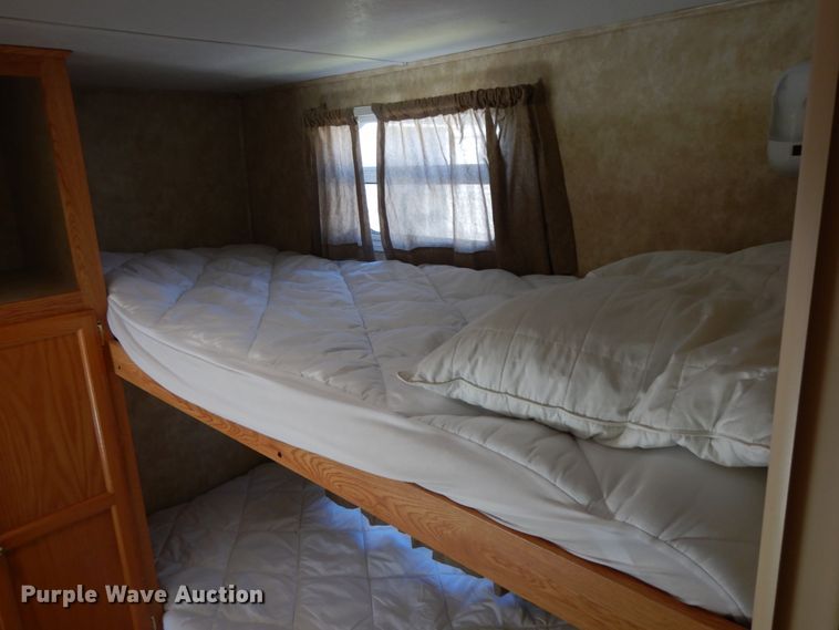 image for item IX9456 2006 Cross Roads Zinger ZT-320-QB  camper