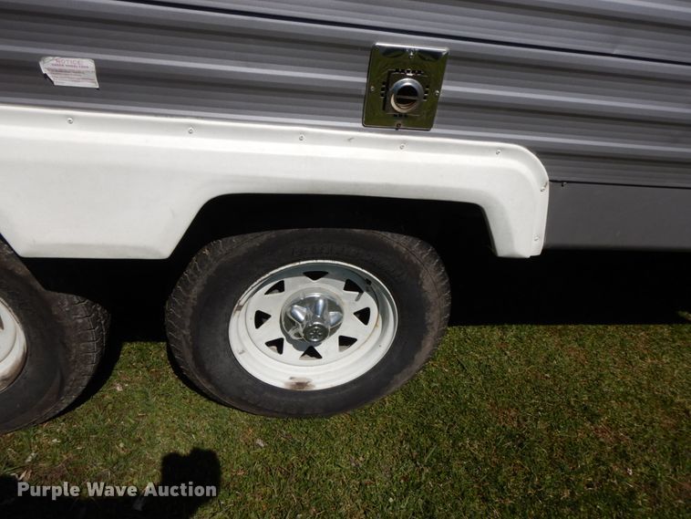 image for item IX9456 2006 Cross Roads Zinger ZT-320-QB  camper