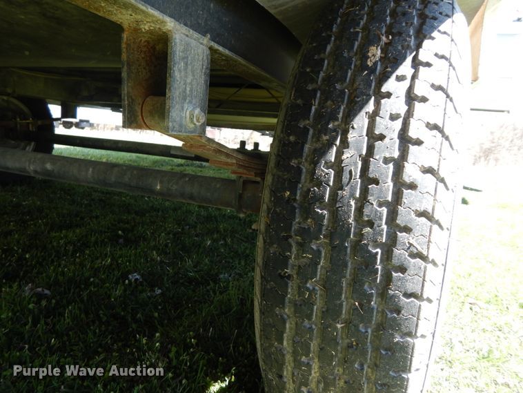 image for item IX9456 2006 Cross Roads Zinger ZT-320-QB  camper