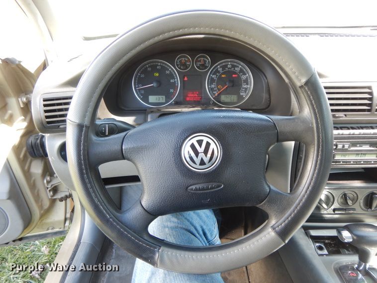 image for item IX9462 2001 Volkswagen Passat