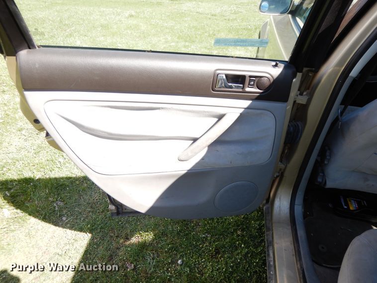 image for item IX9462 2001 Volkswagen Passat