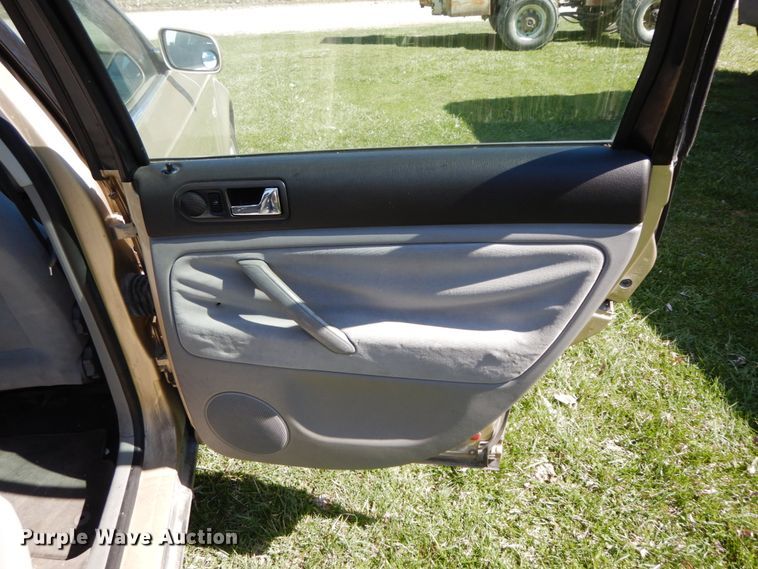 image for item IX9462 2001 Volkswagen Passat