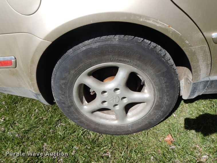 image for item IX9462 2001 Volkswagen Passat