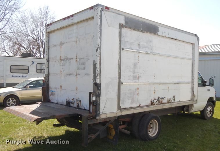 image for item IX9463 2009 Ford E450 Super Duty  box truck
