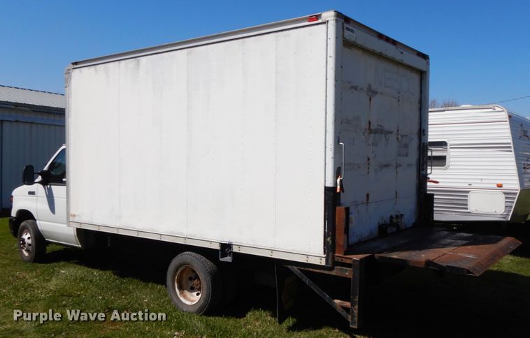 image for item IX9463 2009 Ford E450 Super Duty  box truck