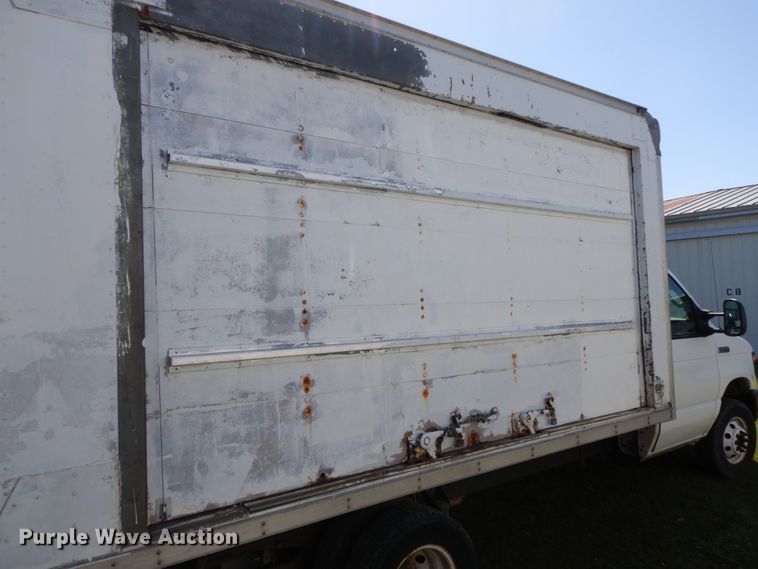 image for item IX9463 2009 Ford E450 Super Duty  box truck