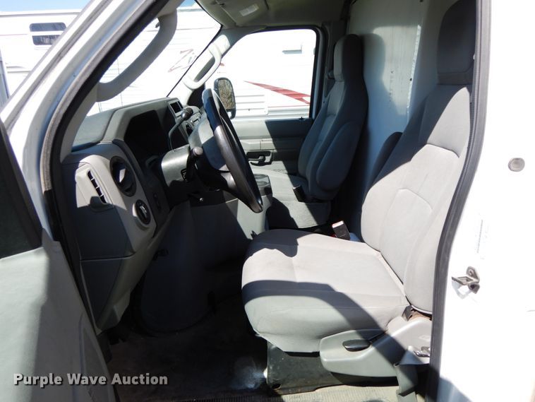 image for item IX9463 2009 Ford E450 Super Duty  box truck