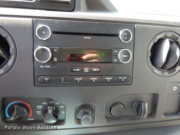 image for item IX9463 2009 Ford E450 Super Duty  box truck