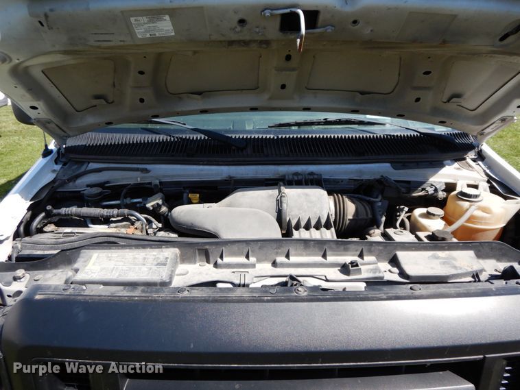 image for item IX9463 2009 Ford E450 Super Duty  box truck