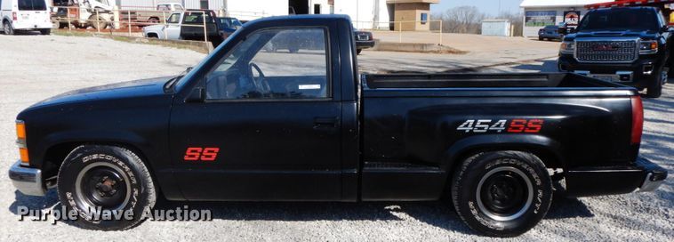 image for item IX9464 1988  Chevrolet C1500  pickup truck