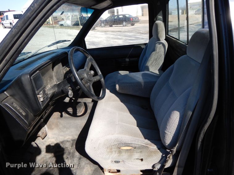 image for item IX9464 1988  Chevrolet C1500  pickup truck