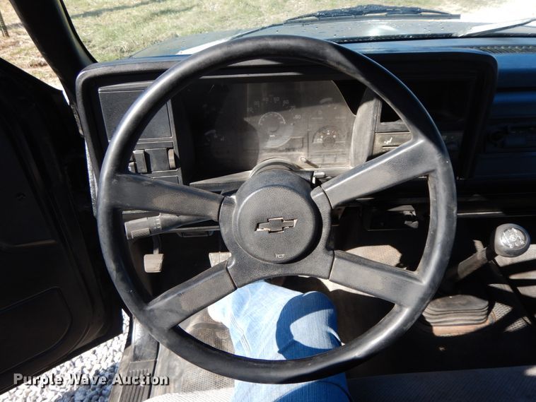 image for item IX9464 1988  Chevrolet C1500  pickup truck