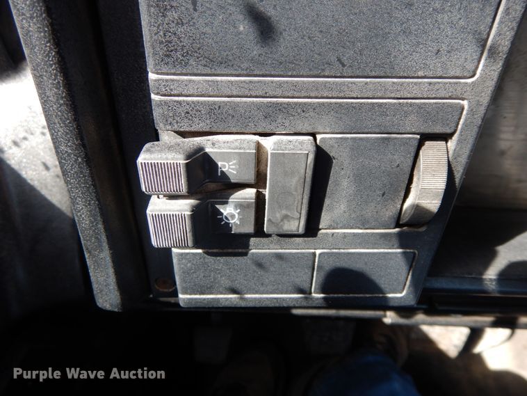 image for item IX9464 1988  Chevrolet C1500  pickup truck